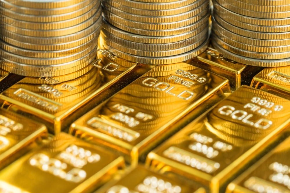 How the Dollar Affects the Price of Gold